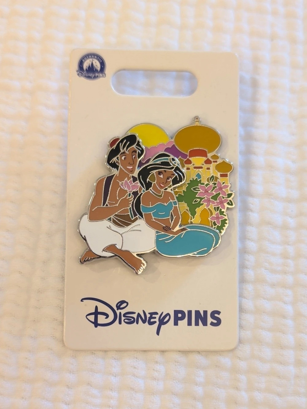 NWT Disney Jasmine & Aladdin Pin Official
